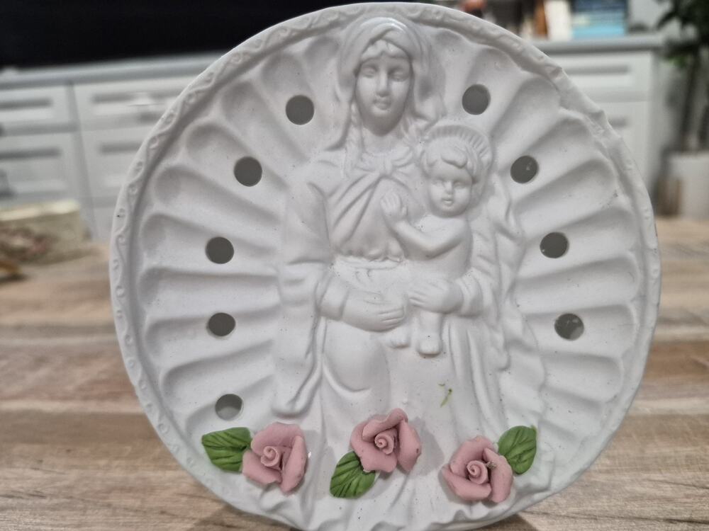 Ceramic Mary With Baby Jesus Figurine With Space For Light/candle Beheind 5" Tal